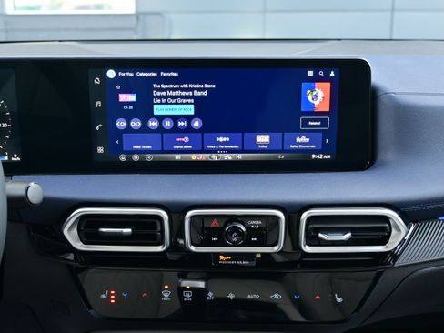 New 2026 Nissan Sentra SL w/ Floor Mat Package FWD image 17