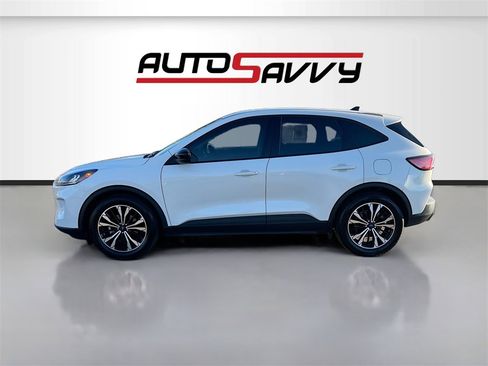 Used 2022 Ford Escape SE w/ SE Sport Appearance Package image 4