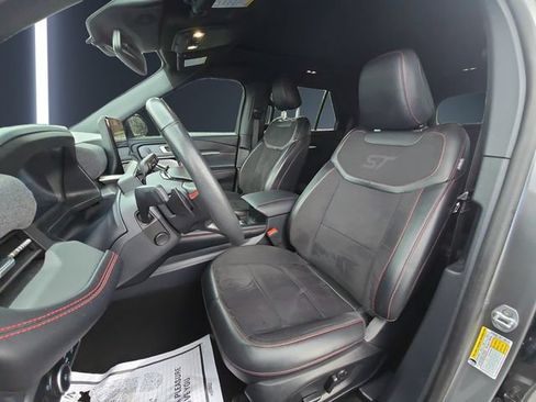 Certified 2025 Ford Explorer ST AWD/4WD image 9