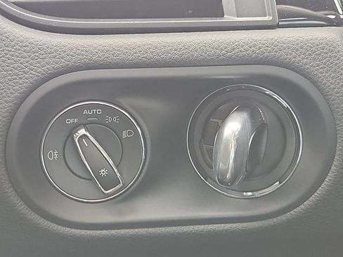 New 2026 Porsche Macan image 20