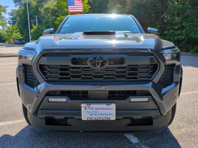 Used 2026 Toyota Tacoma TRD Sport w/ TRD Sport Premium Package AWD/4WD image 9