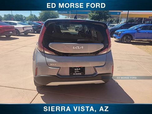 Used 2025 Kia Soul LX FWD image 5