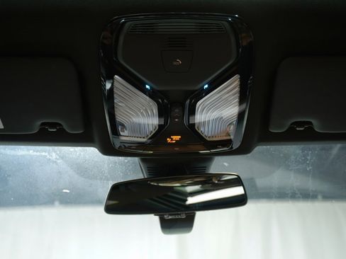 Certified 2025 BMW 330i xDrive Sedan w/ Premium Package image 20