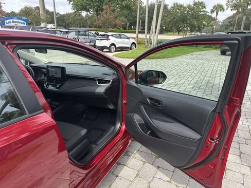 Used 2024 Toyota Corolla LE FWD image 23