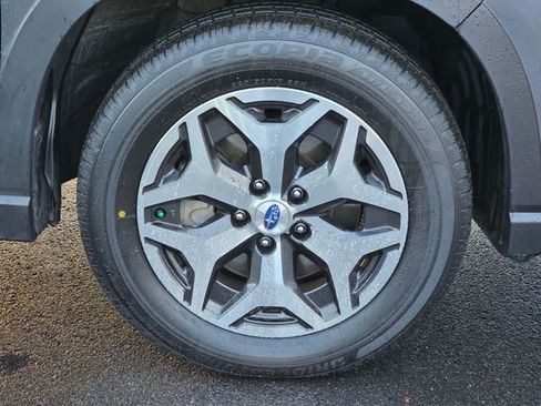 Used 2024 Subaru Forester Premium image 11