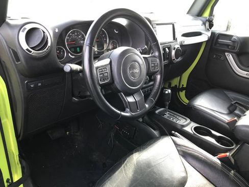 Used 2016 Jeep Wrangler Unlimited Rubicon w/ Connectivity Group image 3