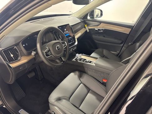 New 2026 Volvo XC90 B6 Plus w/ Protection Package Premier image 18