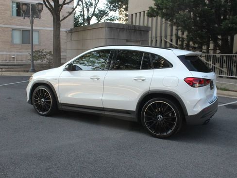 Used 2021 Mercedes-Benz GLA 35 AMG 4MATIC w/ Premium Package image 9