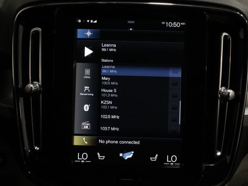 Used 2022 Volvo XC40 T4 Momentum FWD image 14