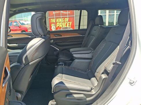 Used 2025 Jeep Grand Cherokee L Summit AWD/4WD image 10