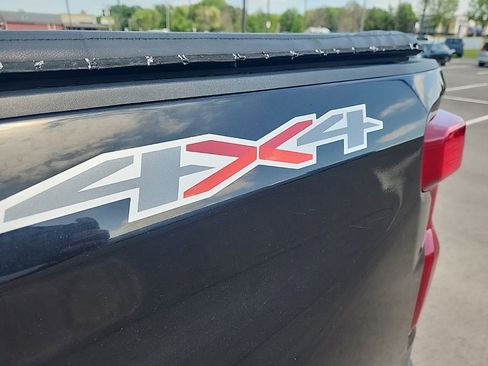 Used 2019 Chevrolet Silverado 1500 LT AWD/4WD image 9