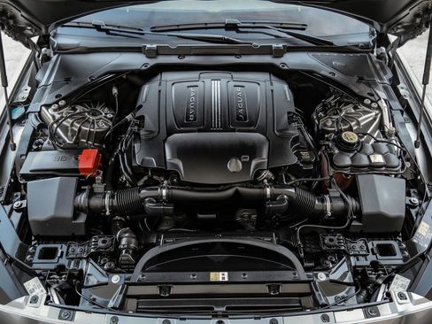 Used 2019 Jaguar XE S RWD image 66