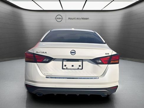 Certified 2022 Nissan Altima 2.5 SR image 4