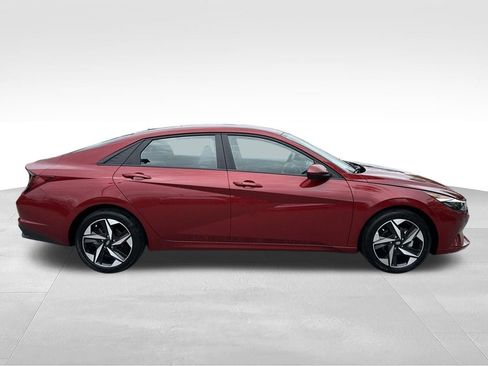 Certified 2023 Hyundai Elantra SEL w/ Convenience Package FWD image 8