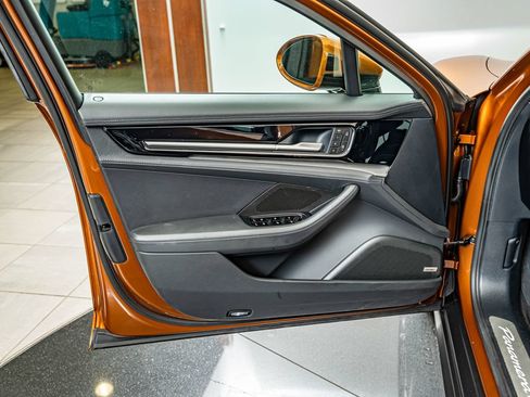 Certified 2024 Porsche Panamera 4 AWD/4WD image 28