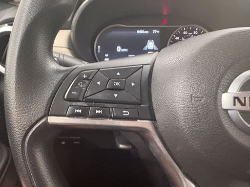 Used 2022 Nissan Versa SV w/ Trunk Package FWD image 26