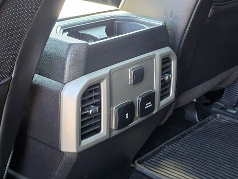 Used 2017 Ford F150 Lariat image 21