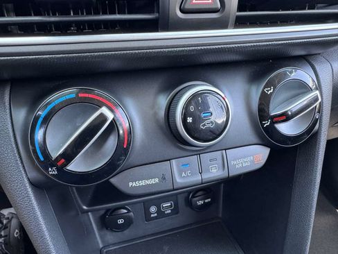 Used 2020 Hyundai Kona SE FWD image 28