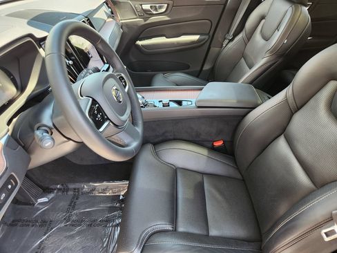 Used 2024 Volvo XC60 T8 Ultimate w/ Protection Package Premier AWD/4WD image 4