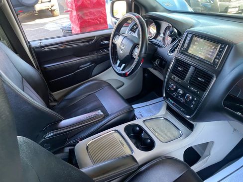 Used 2020 Dodge Grand Caravan SXT image 16