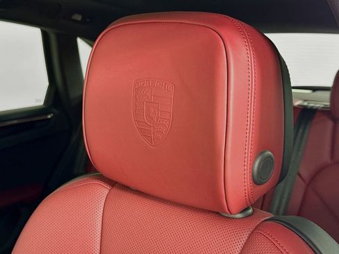 New 2026 Porsche Macan image 14