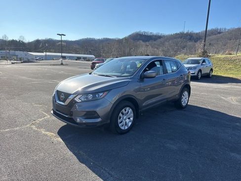Used 2020 Nissan Rogue Sport S image 4