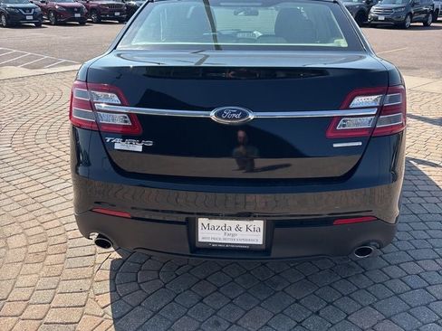 Used 2016 Ford Taurus SE image 6