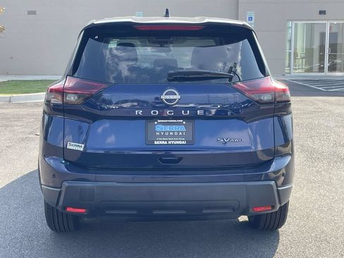 Used 2024 Nissan Rogue SV AWD/4WD image 4