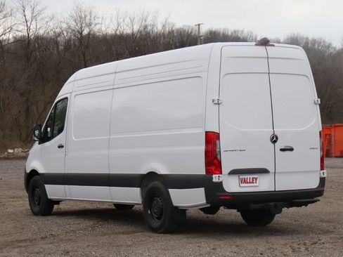 Used 2025 Mercedes-Benz Sprinter 2500 image 5