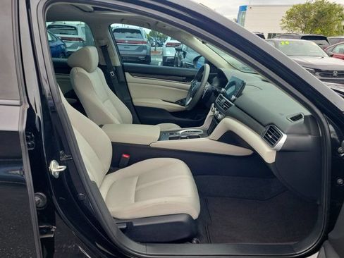 Used 2018 Honda Accord EX image 8
