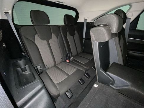 Used 2023 Kia Sorento LX image 22