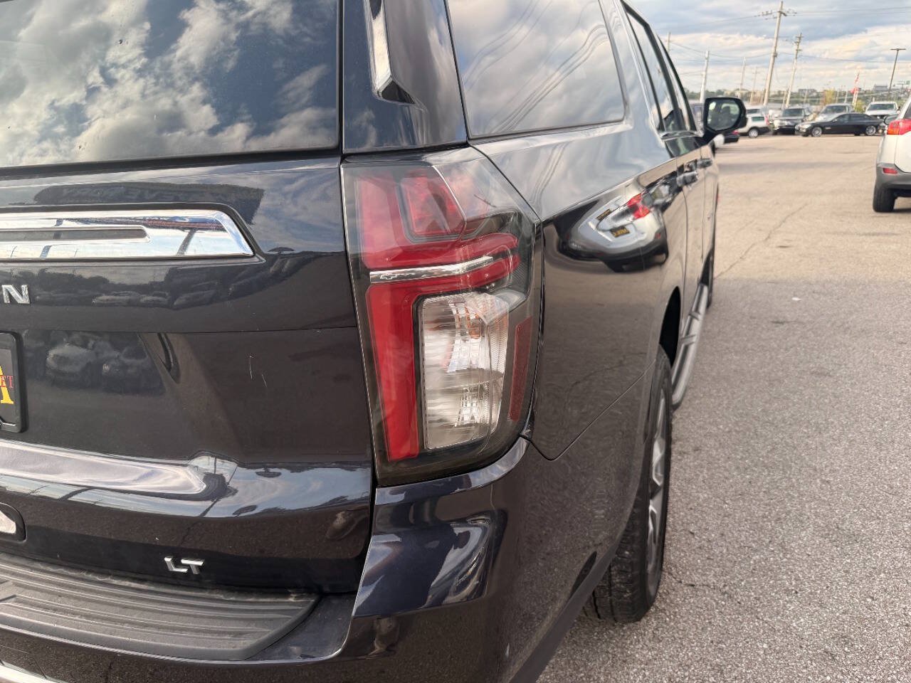 Used 2023 Chevrolet Suburban LT w/ Luxury Package AWD/4WD image 37