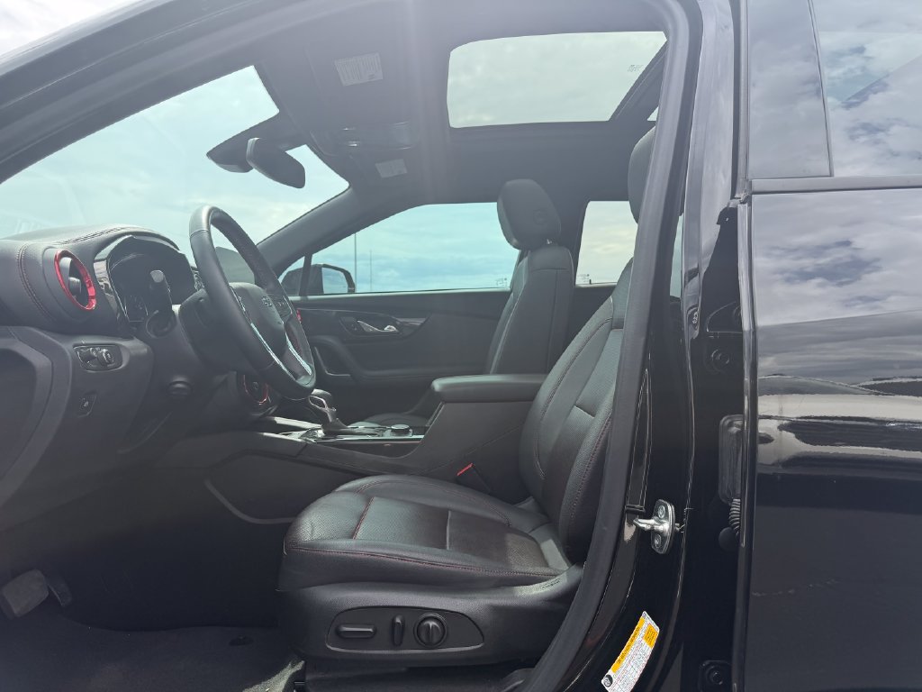 Used 2023 Chevrolet Blazer RS w/ Enhanced Convenience Package FWD image 5