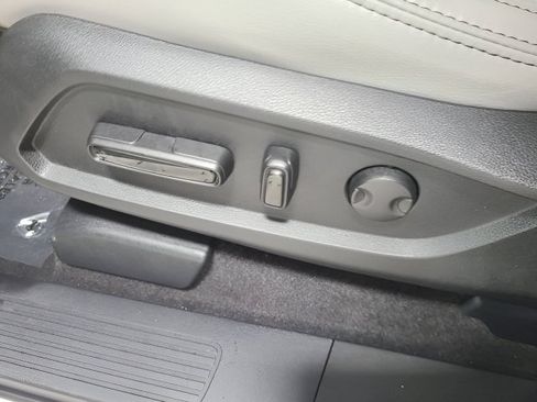 Used 2025 Honda Pilot EX-L image 22