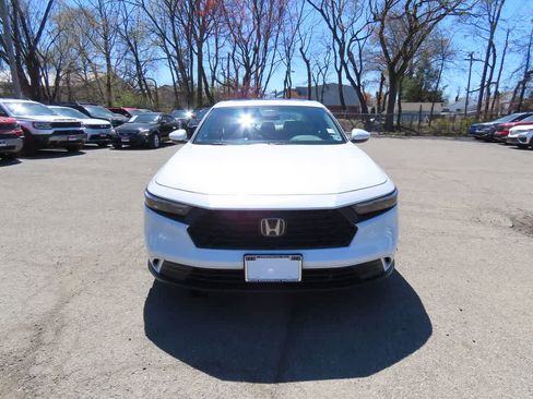 Used 2023 Honda Accord EX image 6