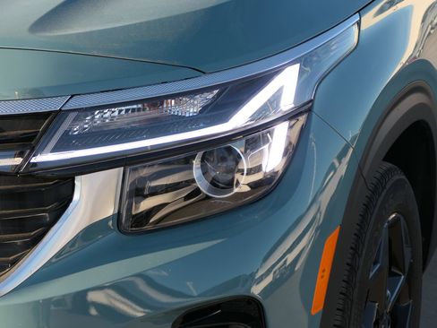 New 2026 Kia Seltos EX image 8