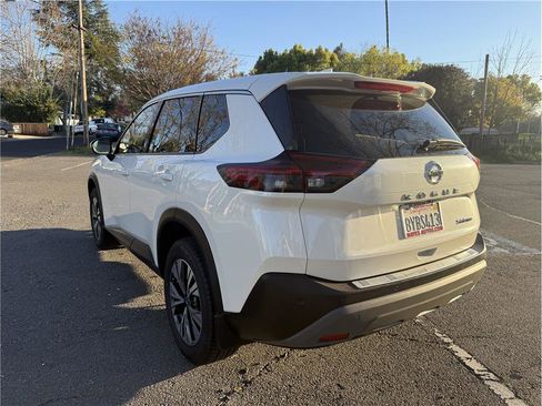 Used 2021 Nissan Rogue SV AWD/4WD image 5