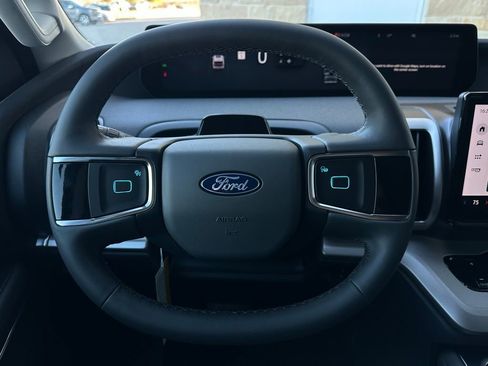 New 2025 Ford Expedition Active image 36