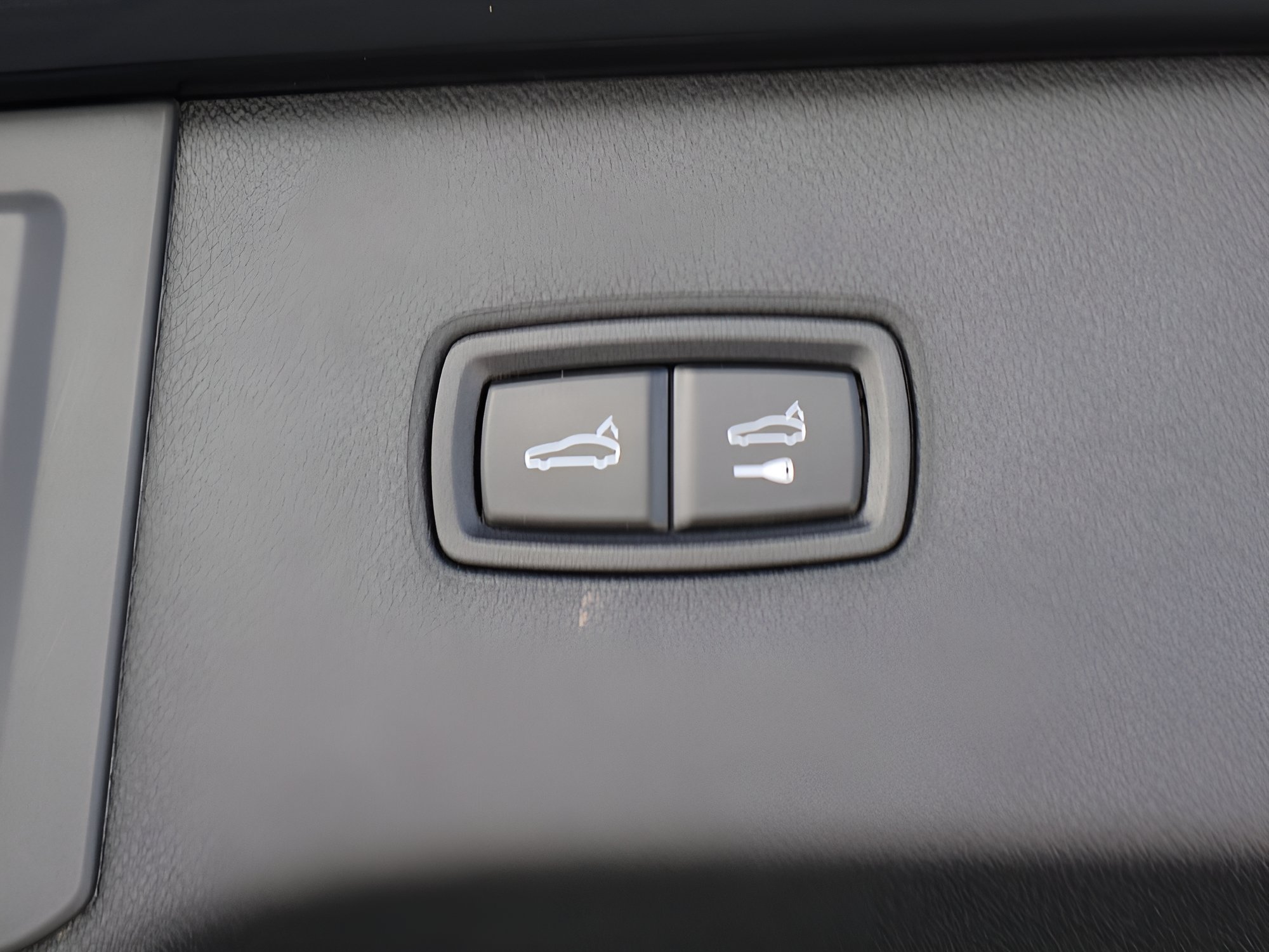 Used 2024 Porsche Cayenne AWD/4WD image 18