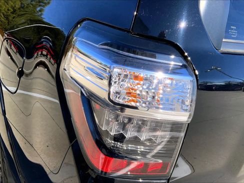 Used 2024 Toyota 4Runner TRD Off-Road Premium image 27