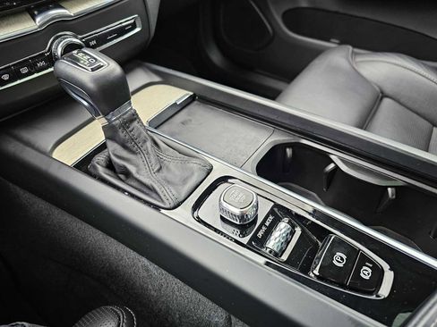 Used 2021 Volvo XC60 T5 Inscription w/ Advanced Package image 39