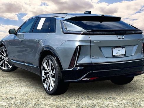Certified 2025 Cadillac Lyriq Luxury w/ LPO, Floor Liner Package AWD/4WD image 4
