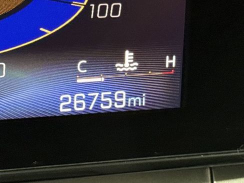 Used 2024 Chevrolet Trax LT w/ Sunroof Package image 13