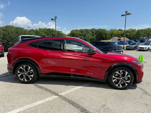 Used 2021 Ford Mustang Mach-E Premium image 8