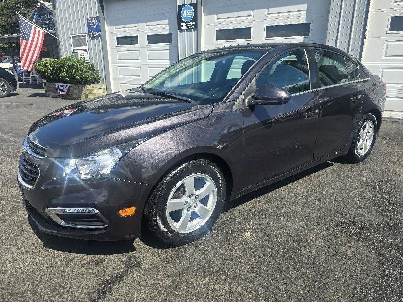 Used 2015 Chevrolet Cruze LT FWD image 1