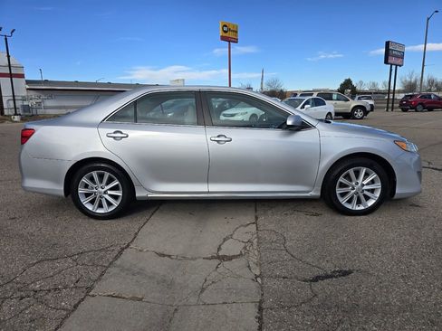 Used 2014 Toyota Camry XLE image 3
