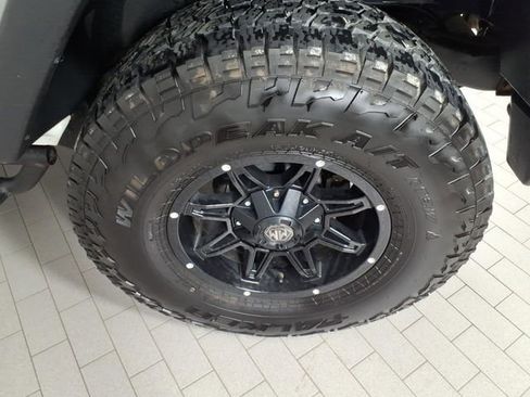 Used 2017 Jeep Wrangler Unlimited Sport AWD/4WD image 8