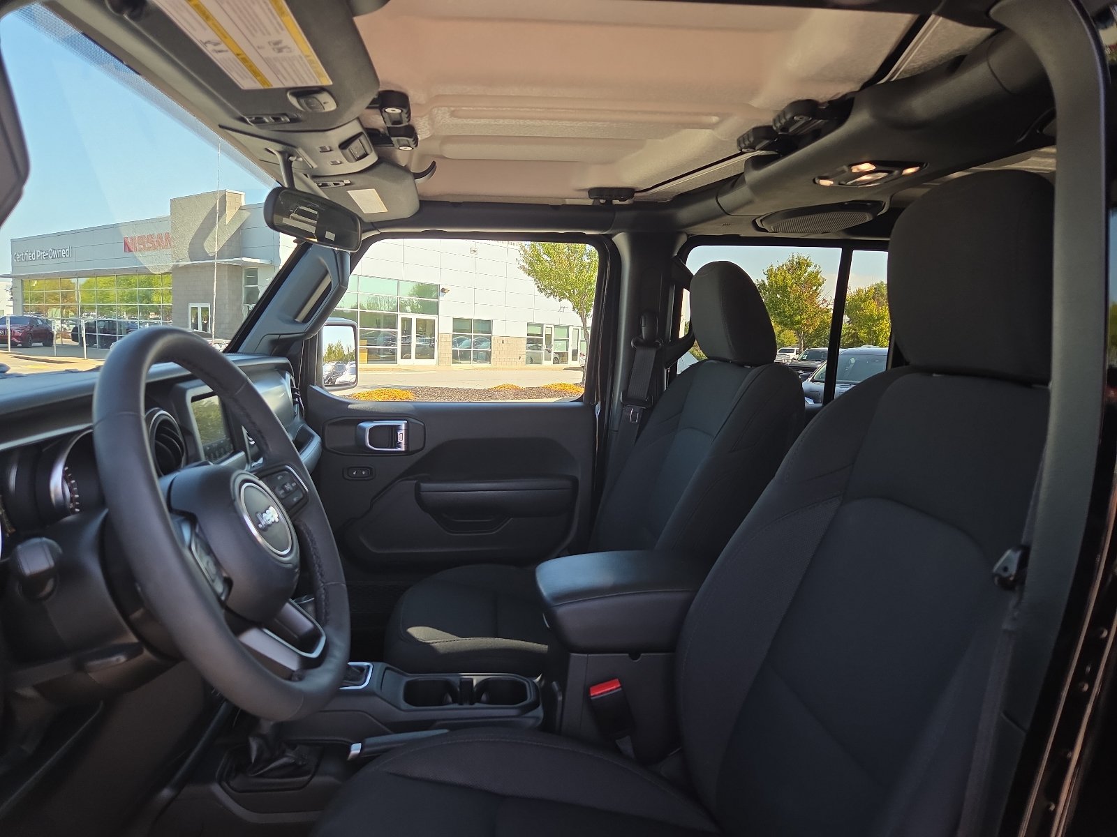Used 2023 Jeep Gladiator Sport AWD/4WD image 12