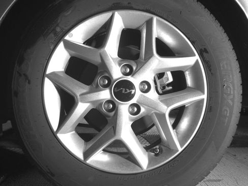 Used 2025 Kia Soul LX w/ LX Technology Package image 14