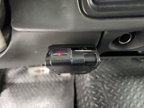 Used 2004 Chevrolet Silverado 2500 LS image 23